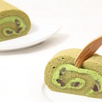 京都の抹茶を使用したロールケーキ