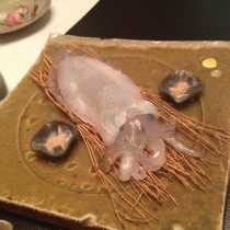 唐津は呼子のイカの活き造り