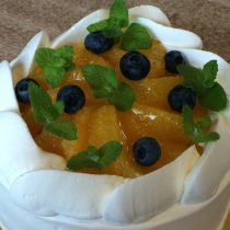 オレンジを使った誕生日ケーキ