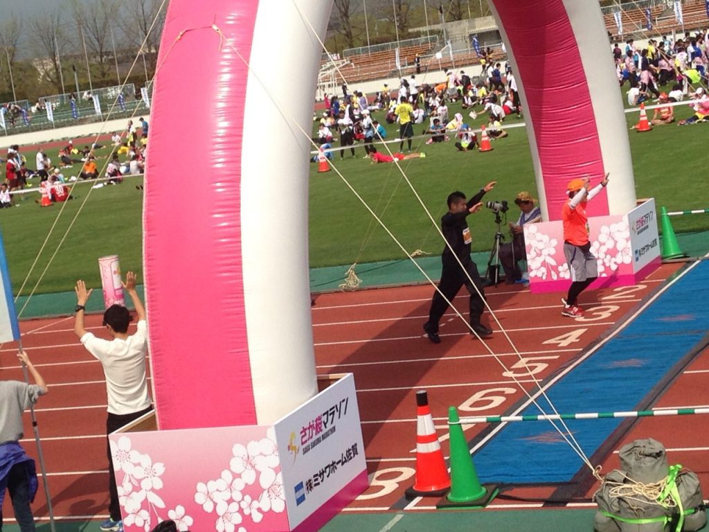桜マラソンゴールする坂本君