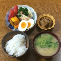 ４月６日の朝食筍の味噌汁が最高