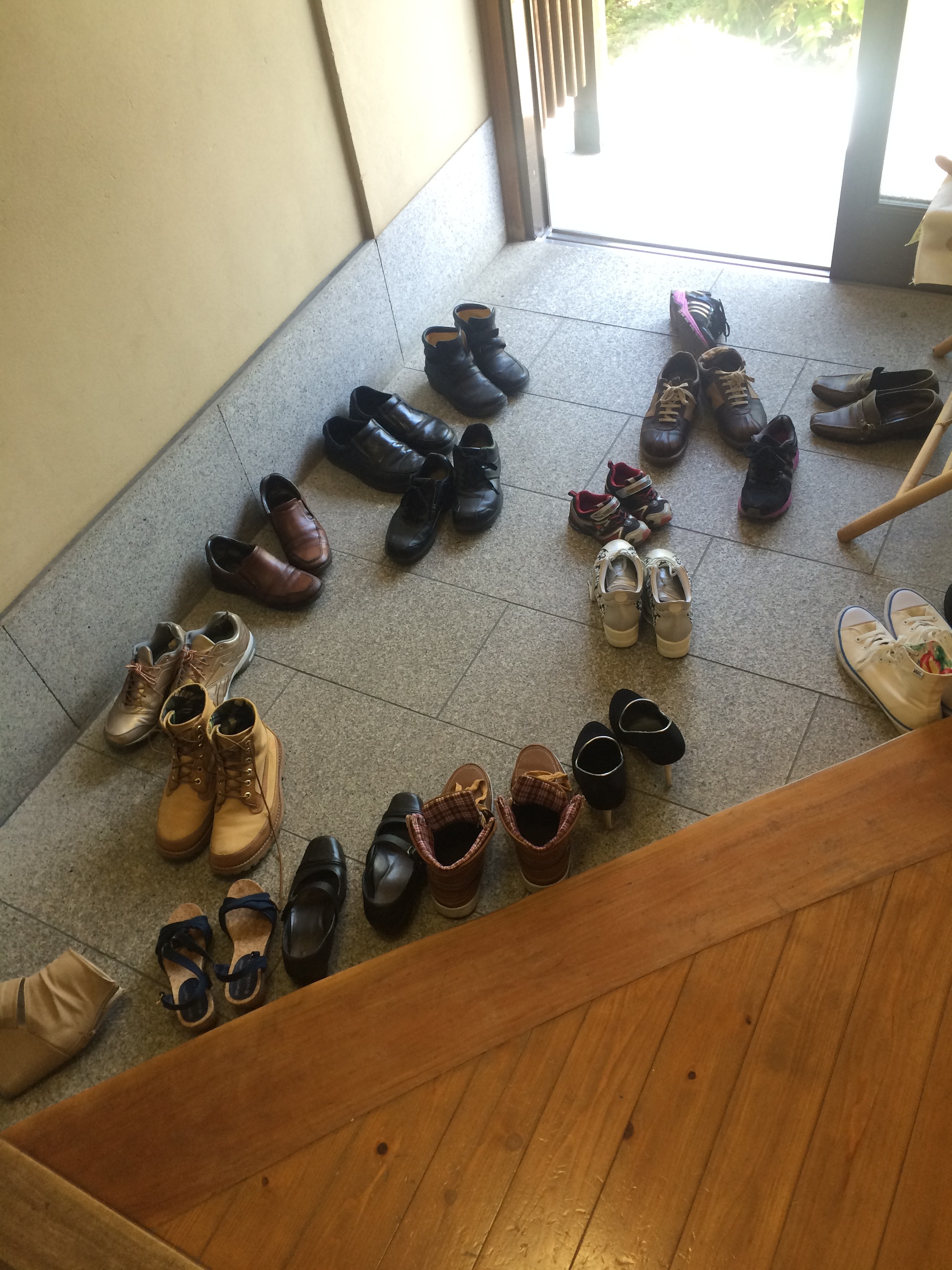 日曜日のたまご色のケーキ屋さんの玄関