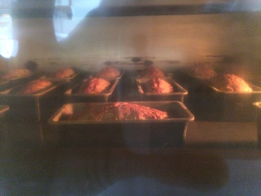 オーブンでじっくりと焼き上げます!