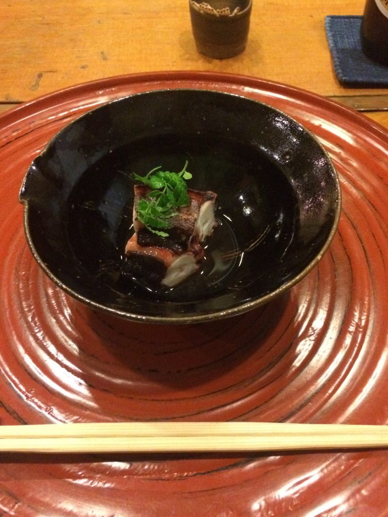 蛸の煮物。柔らかく淡い味わい