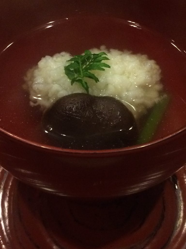 蛸の煮物。柔らかく淡い味わい