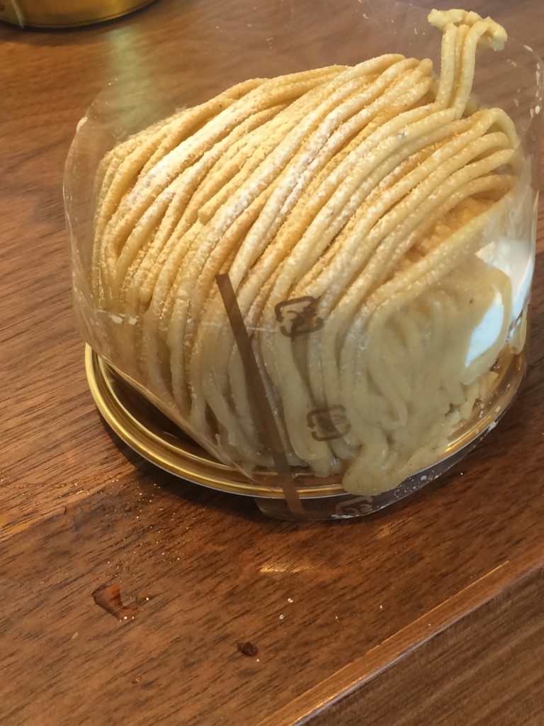 サクサクのメレンゲが入ったモンブラン