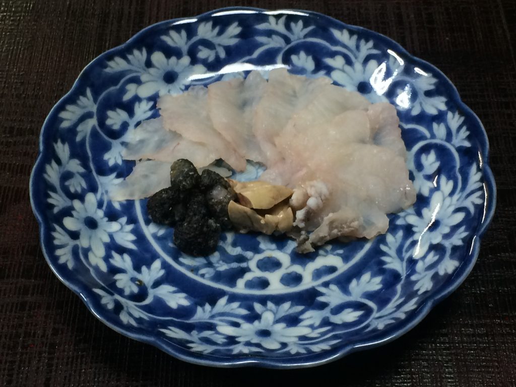 おごぜの造り クセのない白身と心地よい食感
