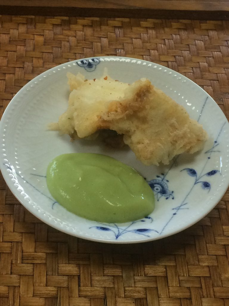 目板鰈の揚げ物 そら豆のディップ