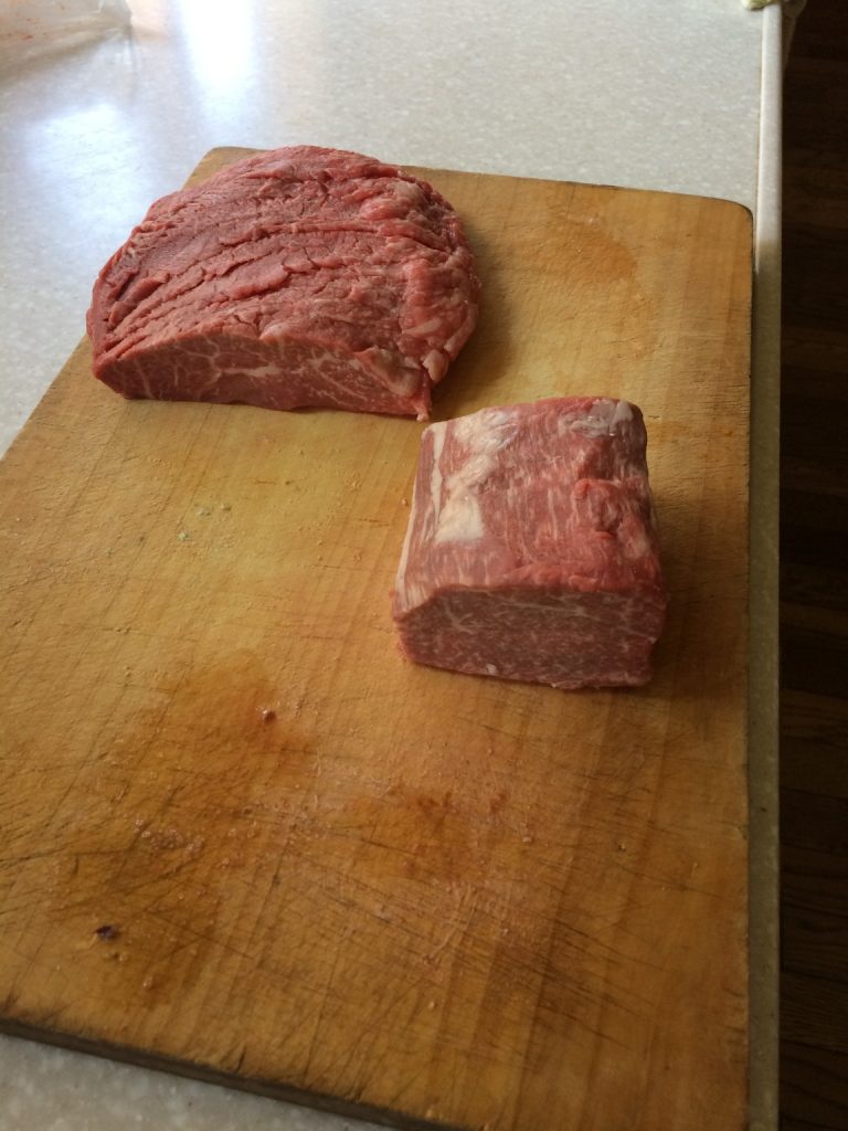 用意したお肉。ヒレとマル。