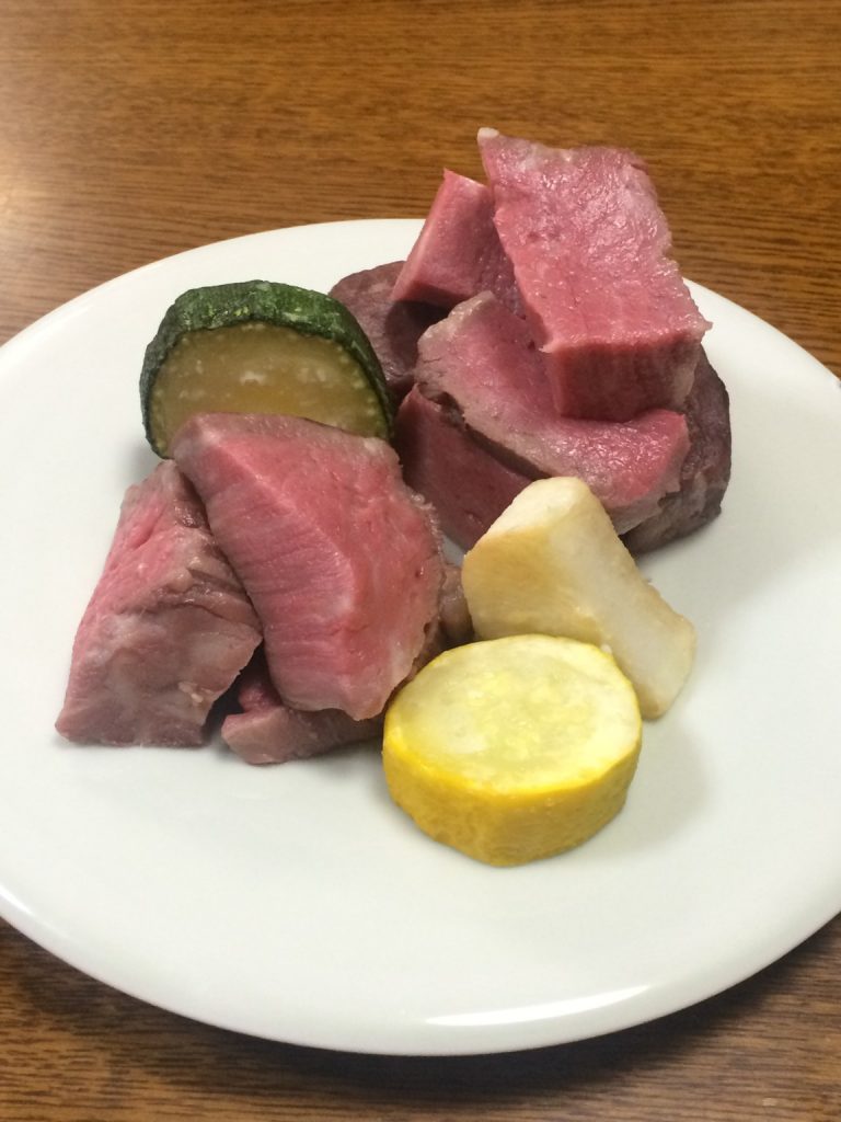 ヒレ肉の低温焼き 温野菜添え