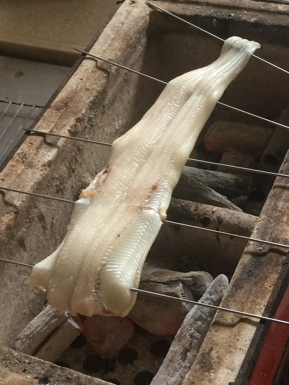 皮目から焼いていきます(^O^)