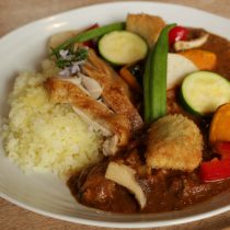 １から手作りのココナッツオイルカレー♪